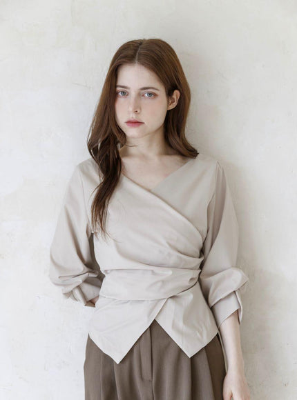 A-MA Women's V-Neck Pintuck Blouse Free Size