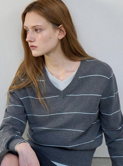 ouie Women's Striped V-neck Knit Gray OU1881