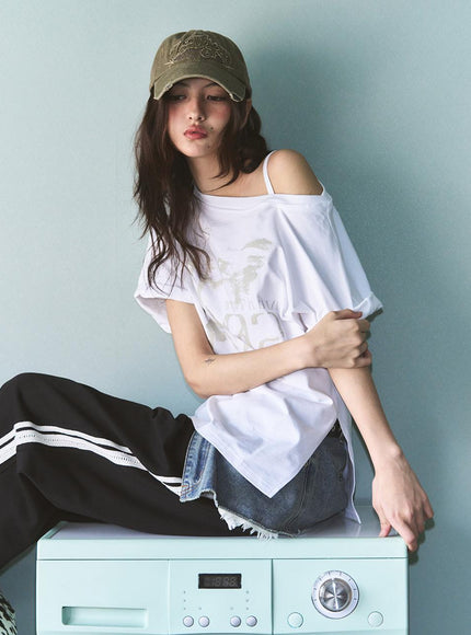 leathery Women's Vintage Slit One-Shoulder T-Shirt