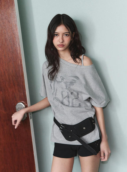 leathery Women's Vintage Slit One-Shoulder T-Shirt