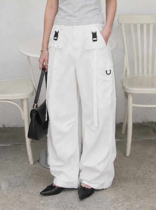 MINJUKIM PAKUA Women's Ribbon Buckle Cargo Pants White